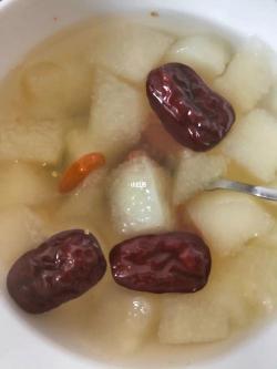 冰糖炖梨制作方法
