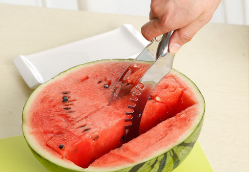 水晶西瓜冻制作方法：美味凉爽的夏日甜品