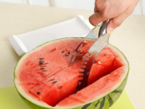 水晶西瓜冻制作方法：美味凉爽的夏日甜品
