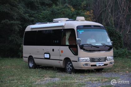 考斯特房车：舒适便捷的商务旅行伴侣