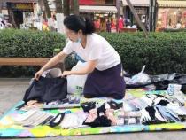 开小轿车摆地摊，月赚3万不是梦！——地摊经济的全新机遇