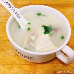 鱼片汤的做法与烹饪技巧，轻松制作美味清爽的鱼汤