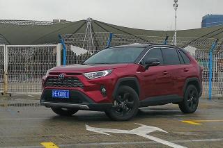 RAV4混动：经济省油之选，驾驭未来的动力之美