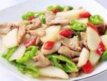 香辣芭蕉根：家常美味，营养丰富