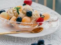 如何制作水果冰淇淋：简单易学的美味冰品