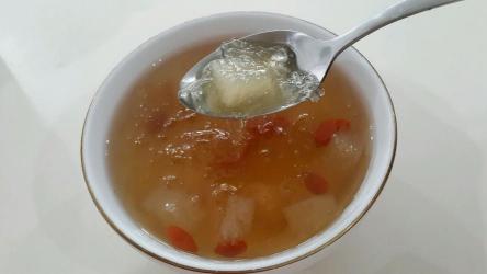 冰糖雪梨的正确做法：秋日养生的甜品饮品
