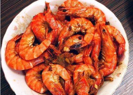 油焖大虾：家常美味，年味十足