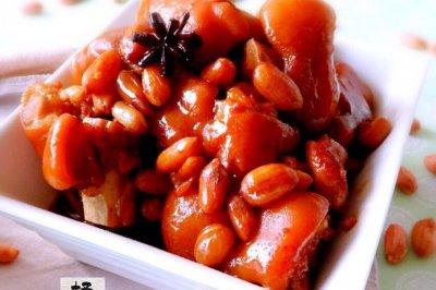 猪蹄炖花生：滋润肌肤的美味佳肴
