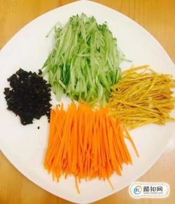 夏日凉爽之选：如何制作美味的芝麻酱凉面
