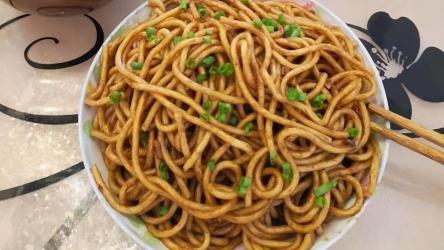 热干面的做法视频教程：一步步教你如何在家制作地道的武汉热干面