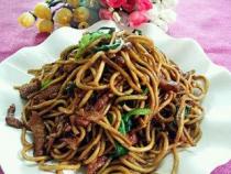 肉丝炒面的做法：营养丰富的美味面食
