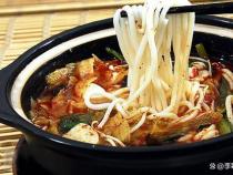 过桥米线的做法：一道美味的云南传统美食