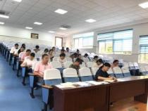 小学教师工作总结：意识形态引领教育之路，探索与前行