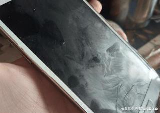 手机自己乱点怎么办？教你几招轻松解决触屏失灵问题